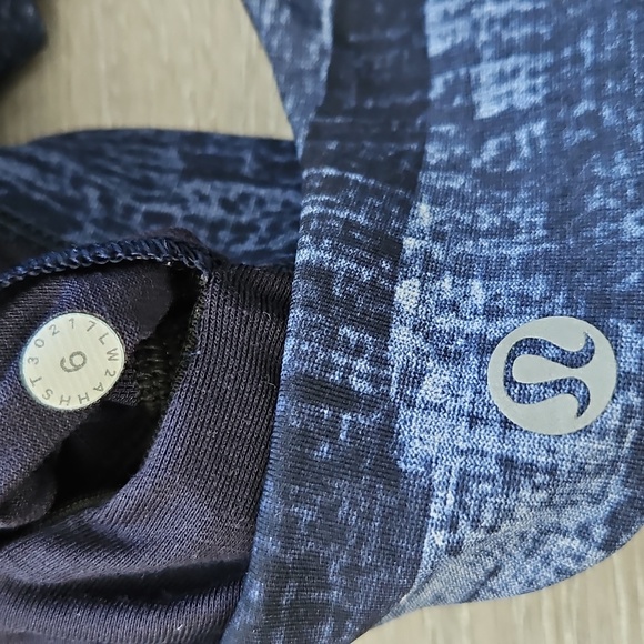 Lululemon Invigorate Bra Transition Multi Midnight Navy Blue Size 6 - Picture 7 of 7